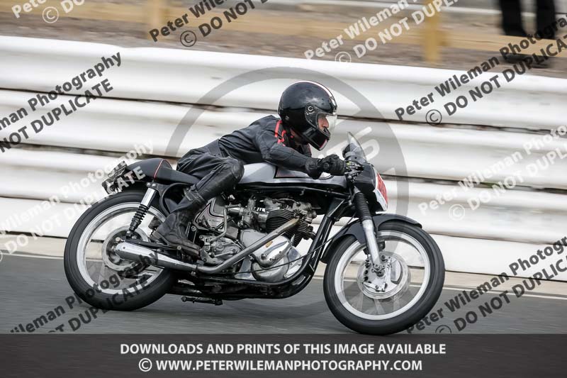 Vintage motorcycle club;eventdigitalimages;mallory park;mallory park trackday photographs;no limits trackdays;peter wileman photography;trackday digital images;trackday photos;vmcc festival 1000 bikes photographs